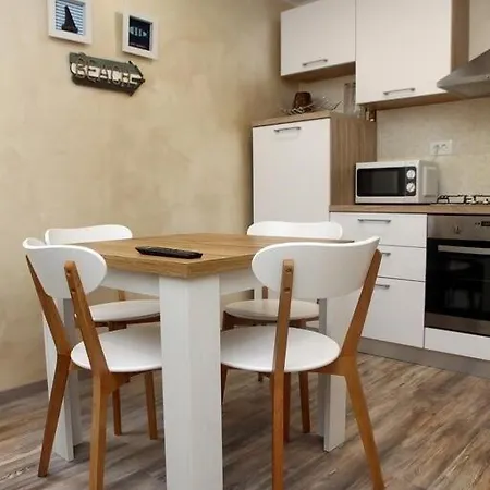 Apartmán With Parking Space Rozac, - 27211 Umag
