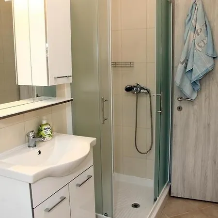 Apartmán With Parking Space Rozac, - 27211 Umag